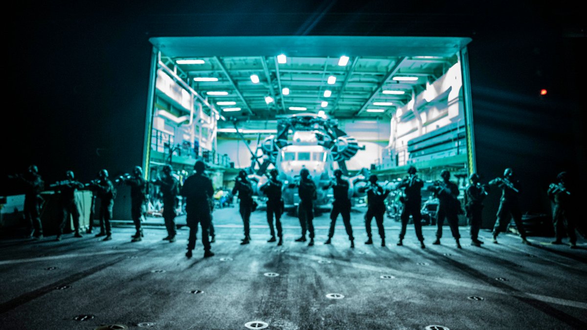 Lights Off Marines with Alpha Co, BLT 1/1, 11thMEU, conduct lowlight