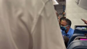 Read more about the article VIDEO: A closer look how passengers on Delta airlines flight 1730 handled the si