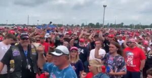 Read more about the article Thousands of Supporters Line Up Several Hours Before Trump ‘Revenge Rally’ in Ohio (VIDEO)