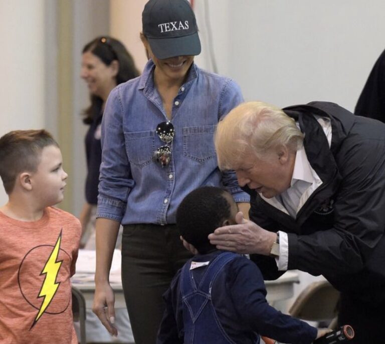 Read more about the article “We NEVER saw a picture like this with Trump.”