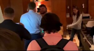 Read more about the article THE TABLES HAVE BEEN TURNED: CNN reporter rushes away in shame when the cameras