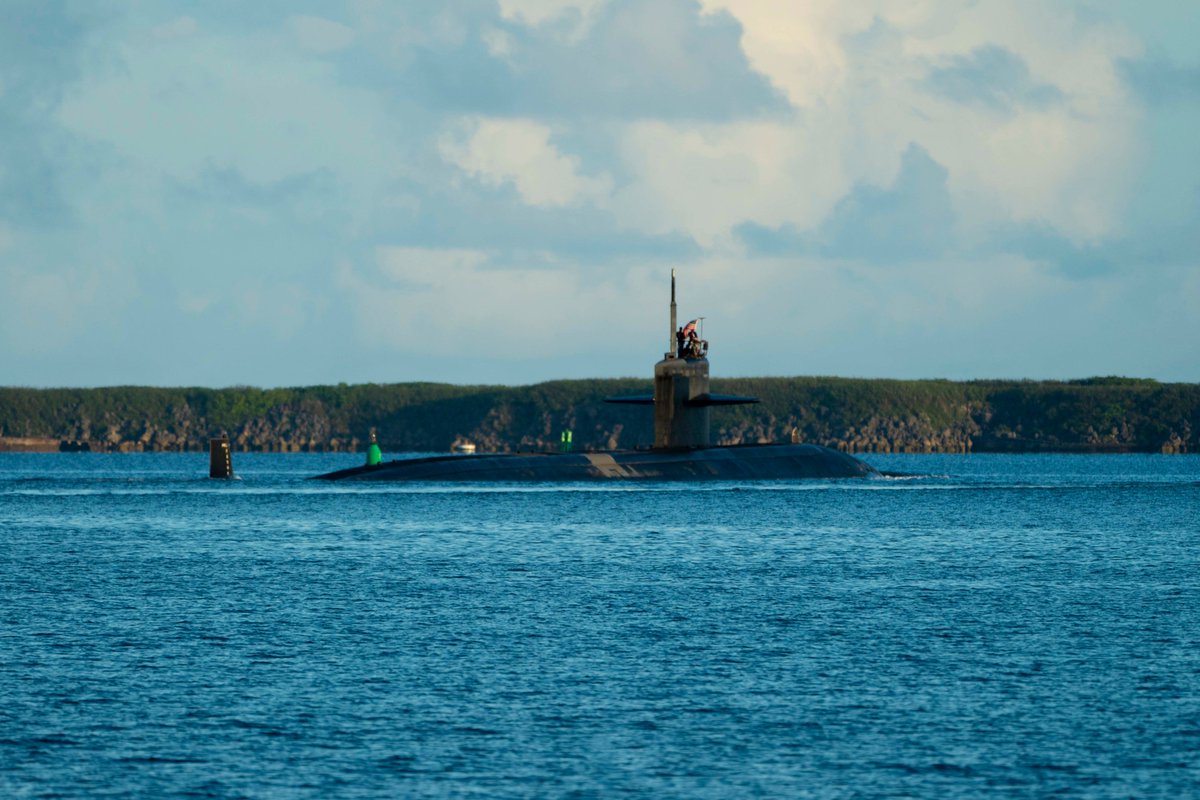 You are currently viewing The #USNavy Los Angeles-class fast-attack submarine #USSKeyWest transits Apra Ha