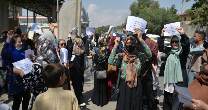 You are currently viewing VIDEO | Taliban deploys tear gas to disperse women rights rally in Kabul