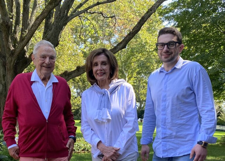 Read more about the article In Pelosi we trust! Was good seeing @SpeakerPelosi this weekend.