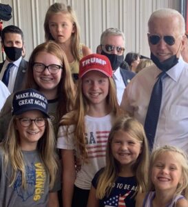 Read more about the article OMG look at the 2 Girls with MAGA hats  Best troll of all time 
And Senile Joe h