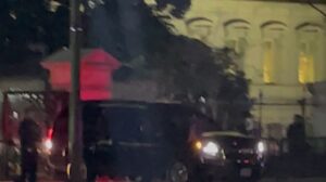 Read more about the article Motorcade leaving the White House tonight. 

cc: Richard Citizen Journalist