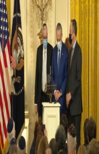 Read more about the article JOpedo and friends hold a menorah lighting ceremony in the White House in celebration of Hanukkah