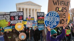 Read more about the article JUST IN: California unveiled a plan to become an abortion “sanctuary” if the Supreme Court overturns Roe v. Wade. The proposal would include paying for travel, lodging and procedures for people from other states who want to have an abortion.
