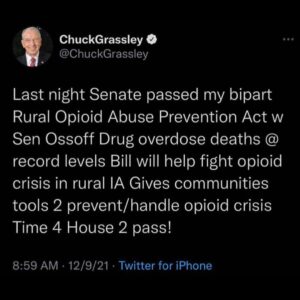 Read more about the article Last night Senate passed my bipart Rural Opioid Abuse Prevention Act w Sen Ossoff Drug overdose deaths @ record levels Bill will help fight opioid crisis in rural IA Gives communities tools 2 prevent/handle opioid crisis Time 4 House 2 pass!