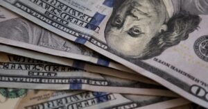 Read more about the article Las Vegas says it will offer teachers up to $2,000 to stay in the classroom amid COVID surge