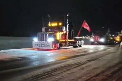 Read more about the article VIDEO: Canadian Truckers Against COVID Tyranny BLOCK HIGHWAY to and From United States