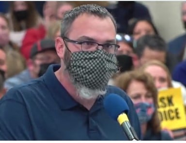 Read more about the article VIDEO: Illinois Father Weeps with Rage at School Board Meeting Over Mask Mandates that Ruined His Daughter’s Development