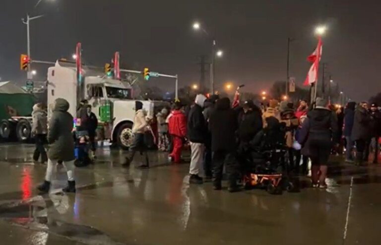 Read more about the article Freedom Convoy Truckers Vote to Defy Justin Trudeau and His 7 PM Deadline — Government Threatens Arrests — LIVE-FEED VIDEO