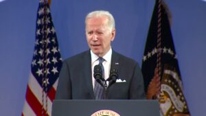Read more about the article WATCH: Biden tells a story about putting a DEAD DOG on a random woman’s doorstep