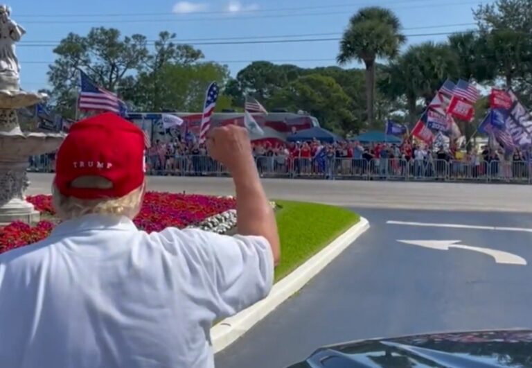 Read more about the article “We Love Trump!” – Trump Waves to Supporters Outside Trump International Golf Club in West Palm Beach (VIDEO)
