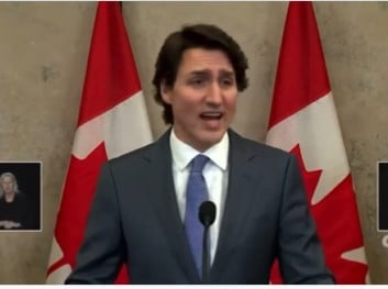 Read more about the article Justin Trudeau Says Canada Will Stand Against Authoritarianism, Announces Russia Sanctions — After Trampling Protesters with Police on Horseback and Freezing Their Bank Accounts