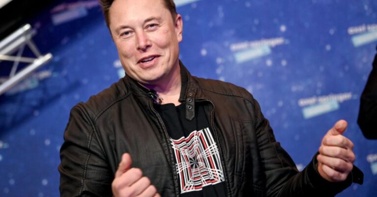 Read more about the article Elon Musk announces launch of Starlink to provide internet in Ukraine