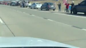 Read more about the article WATCH: Huge crowd in Oklahoma gathers to greet to the People’s Convoy.