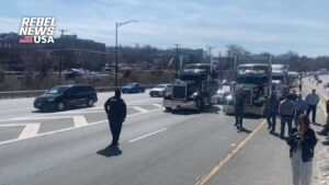 Read more about the article People’s Convoy ENTERS D.C— Watch police immediately threaten to arrest them as