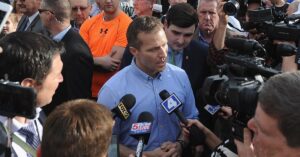 Read more about the article Missouri Senate candidate Eric Greitens announces subpoena over abuse allegations