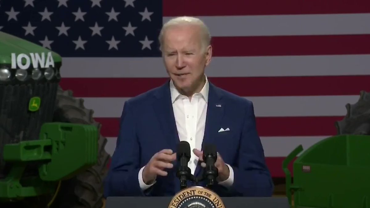 You are currently viewing A bird just took a shit on Joe Biden.