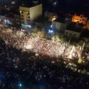 Read more about the article Revolution in Pakistan against a regime not truly chosen by the people

via garb