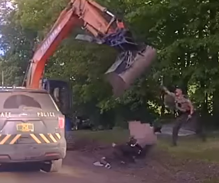 Read more about the article RAW VIDEO: Vermont Dad Attempts To Take Out Troopers With Excavator As They Arrest His Son, Police Say