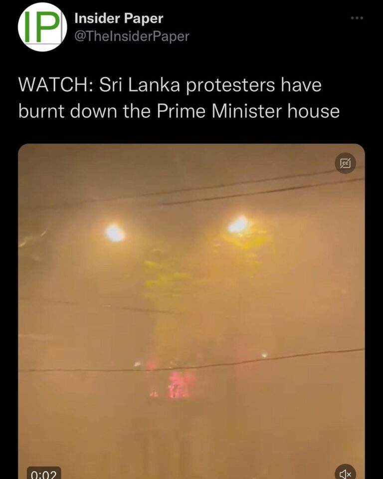 Read more about the article WATCH: Sri Lanka protesters have burnt down the Prime Minister house