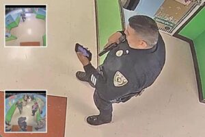 Read more about the article Uvalde officer checks phone with Punisher lock screen during Texas school shooti