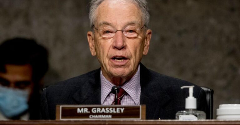 Read more about the article New poll shows Grassley’s lead now just 3 percentage points, in toughest reelection bid in 40 years