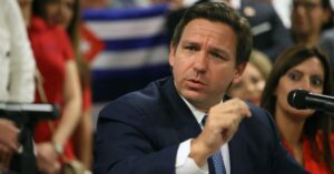 Read more about the article DeSantis to release documents on Martha’s Vineyard planes by December