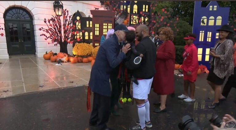Read more about the article Joe Biden Sniffs Baby at White House Halloween Celebration (VIDEO)