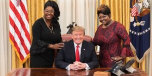 Read more about the article President Trump Reveals Lynette Hardaway of ‘Diamond and Silk’ Has Died