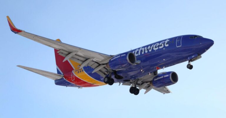 Read more about the article DOT investigates Southwest Airlines scheduling after mass cancellations