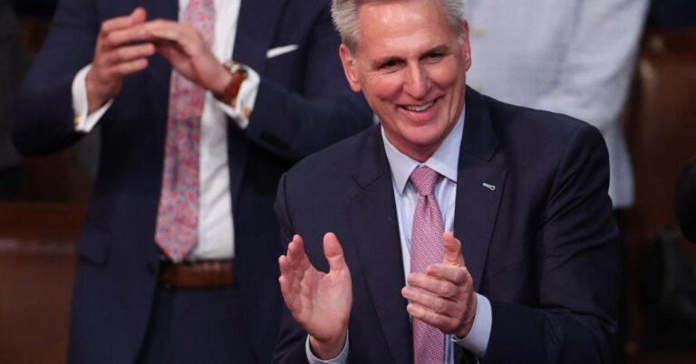 Read more about the article McCarthy says he’ll meet this week with Biden to discuss debt ceiling